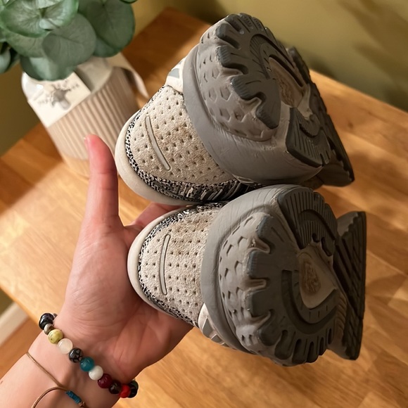 Brooks Mens Adrenaline GTS 19- Size 9.5 - Picture 6 of 9